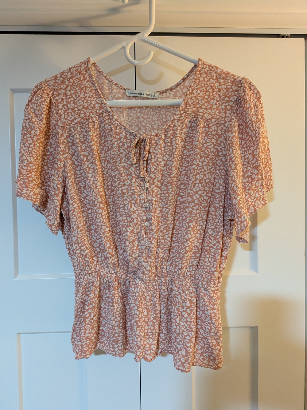 Abercrombie & Fitch Peasant Style Top W/ Synched Waist Size L Buttons Light Pink - Picture 1 of 5